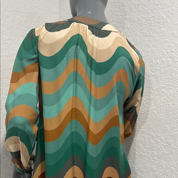 Multicolor Wave Pattern Dress - Picture 5 of 6